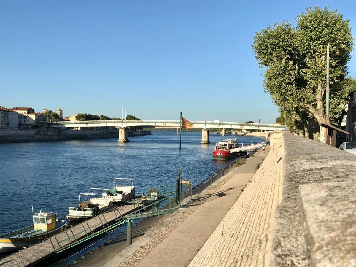 Hotel Porte De Camargue - Les Quais D'อาร์ลส์ ภายนอก รูปภาพ