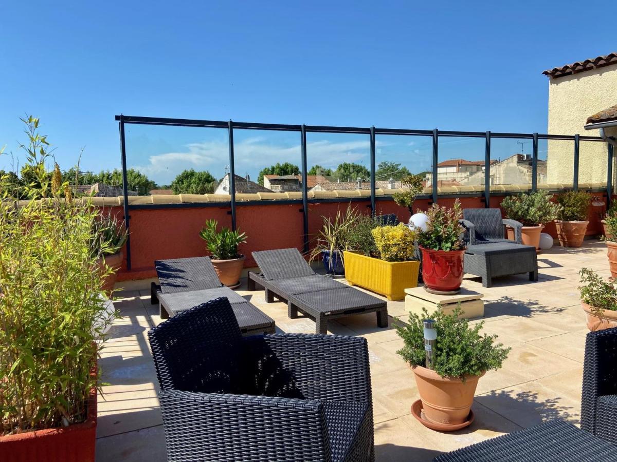 Hotel Porte De Camargue - Les Quais D'อาร์ลส์ ภายนอก รูปภาพ