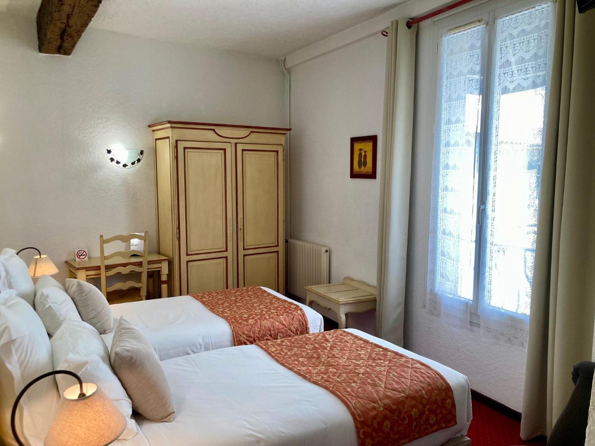 Hotel Porte De Camargue - Les Quais D'อาร์ลส์ ภายนอก รูปภาพ