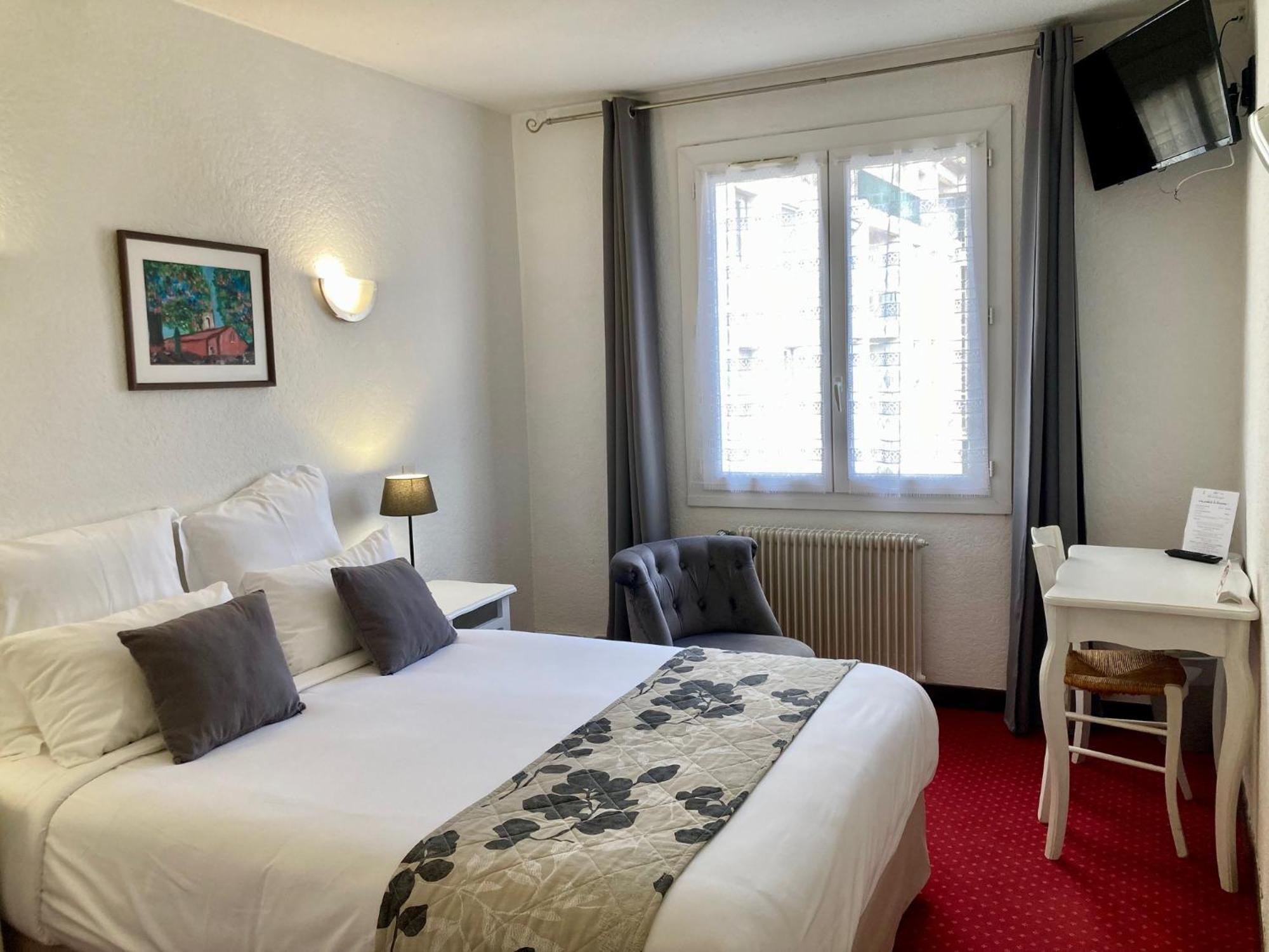 Hotel Porte De Camargue - Les Quais D'อาร์ลส์ ภายนอก รูปภาพ